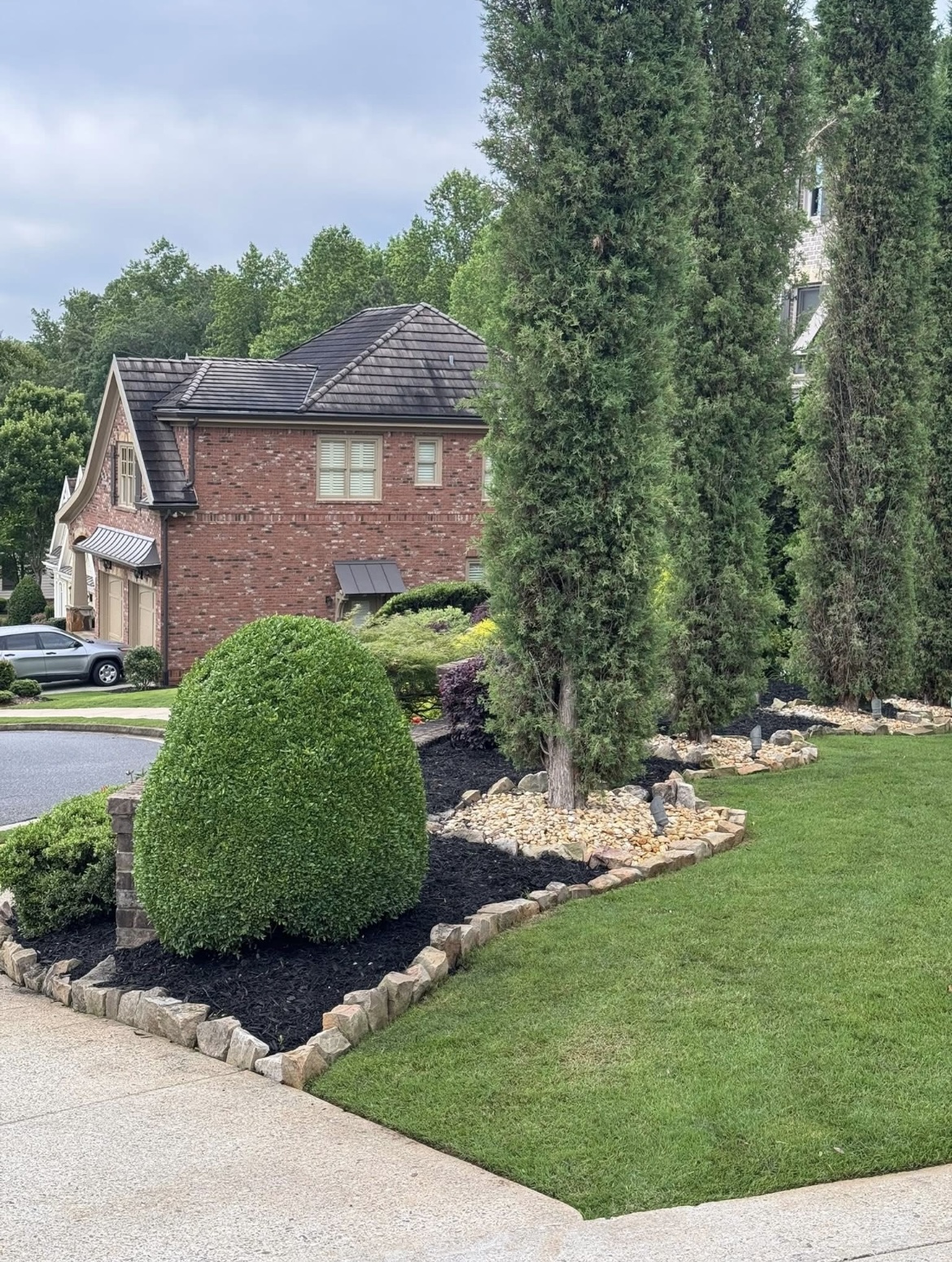 Front yard landscaping in Cumming